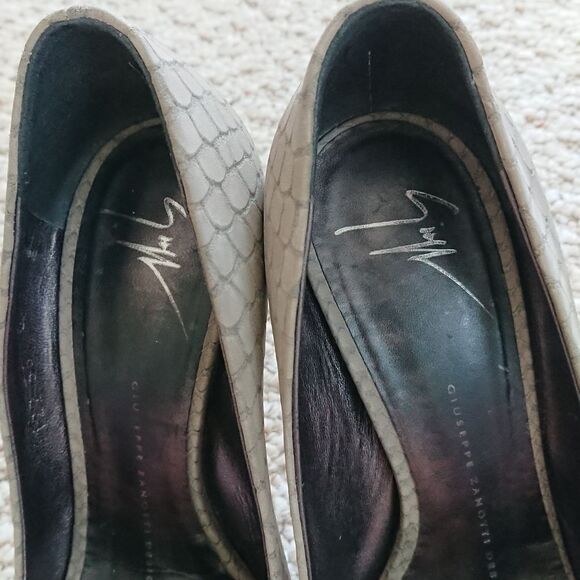 Giuseppe Zanotti gray heels size 36 - Picture 6 of 8